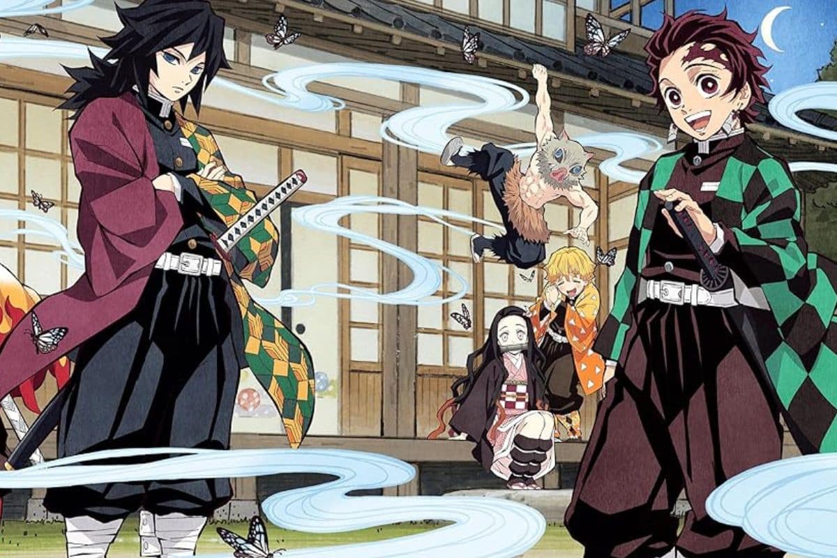 Personnages d'anime avec kimonos colorés devant maison japonaise.