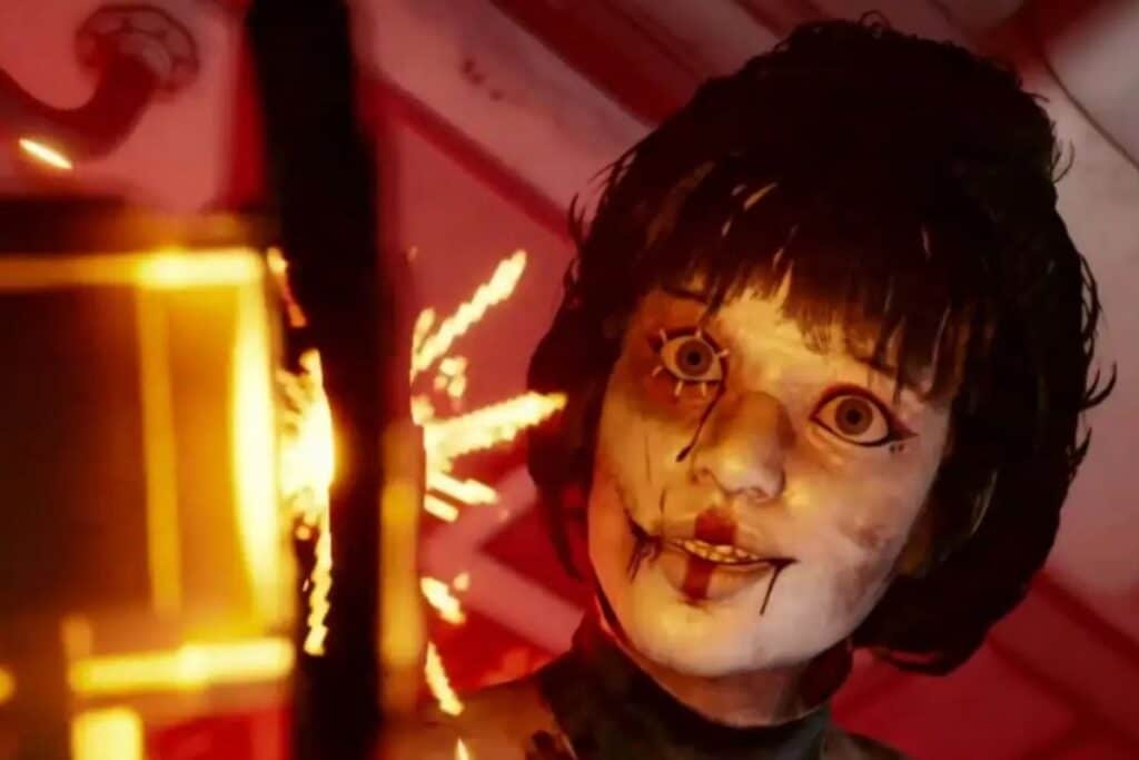 Visage effrayant dans la lumière rouge.