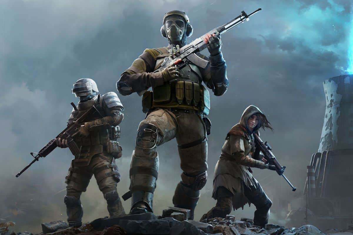 Trois soldats armés dans un paysage post-apocalyptique.