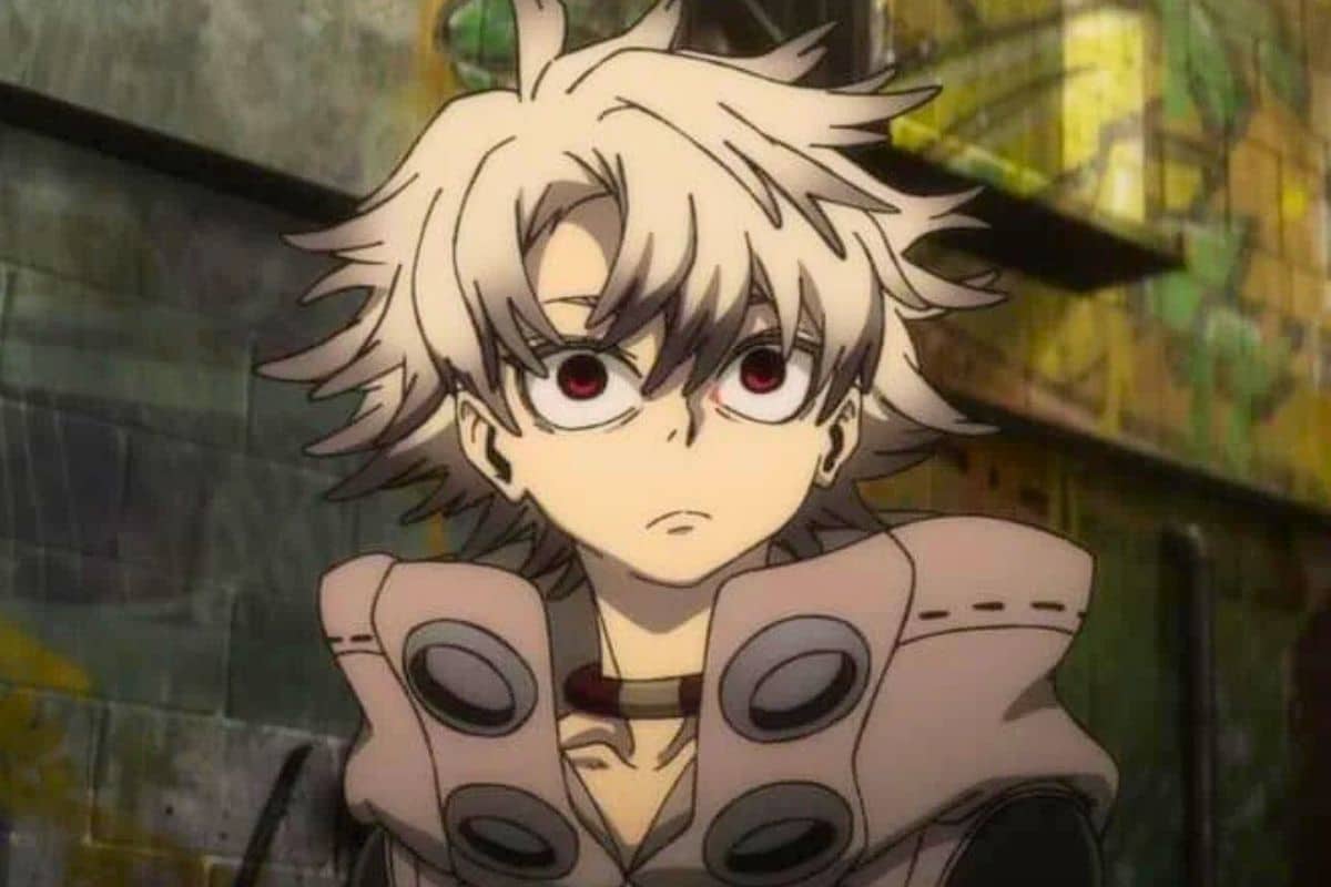 Personnage animé aux cheveux blancs regardant devant.