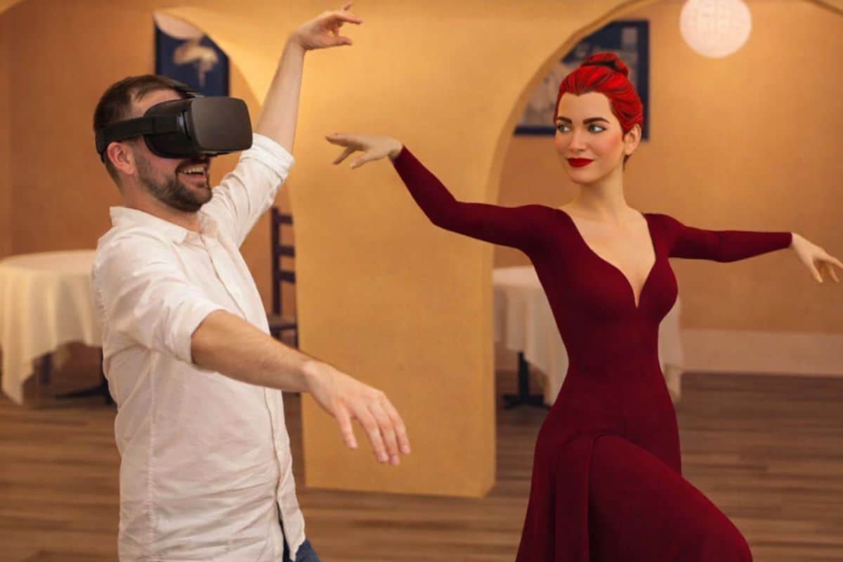 Homme avec casque VR dansant avec femme virtuelle.