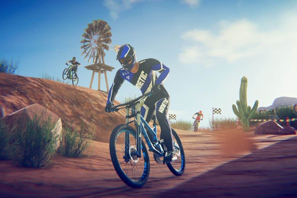 Cyclistes en VTT dans le désert