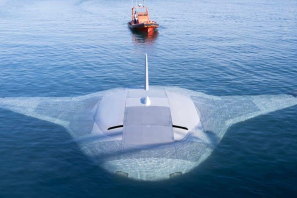 Bateau et sous-marin dans l'eau.