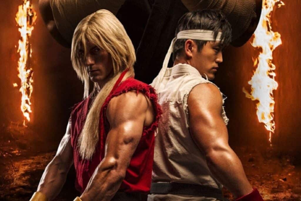 Deux combattants dos à dos, ambiance de feu.