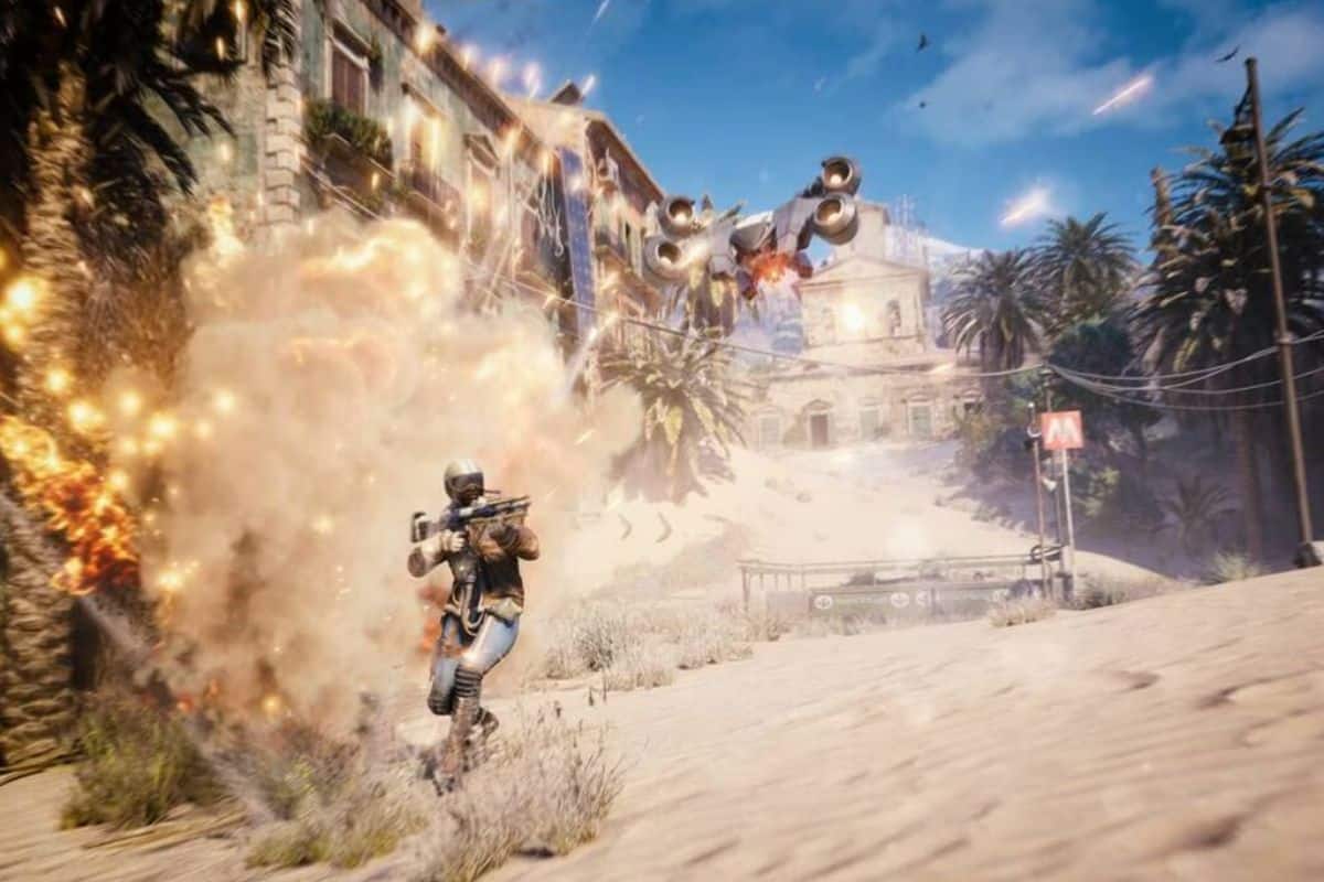 Soldat fuyant une explosion dans un désert urbain.