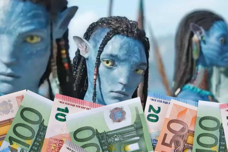 Personnages bleus et billets euros en avant-plan.