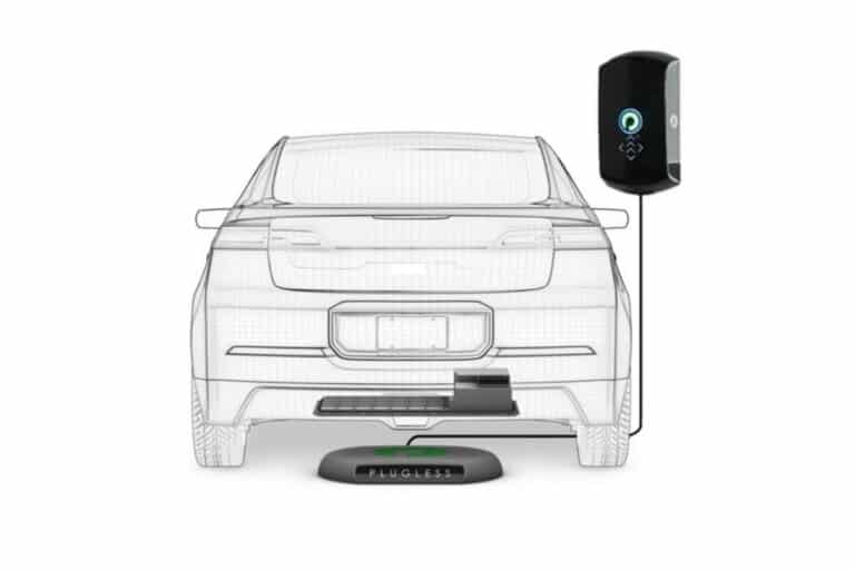 Chargeur sans fil pour voiture électrique vue arrière.