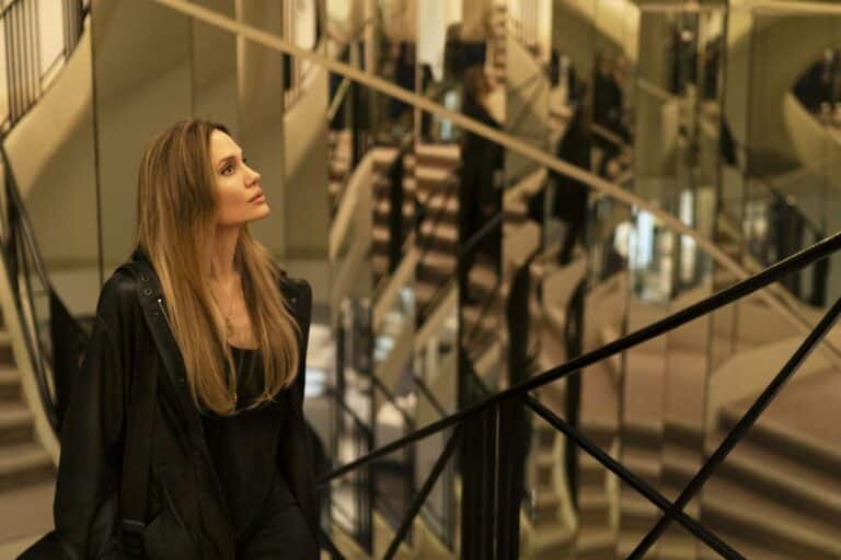 Quand Angelina Jolie affronte cancer et haute couture, on comprend pourquoi ce film sur le glamour va marquer 2026 !
