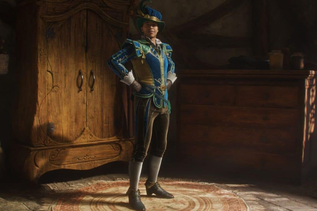 Personne en costume d'époque coloré devant armoire.