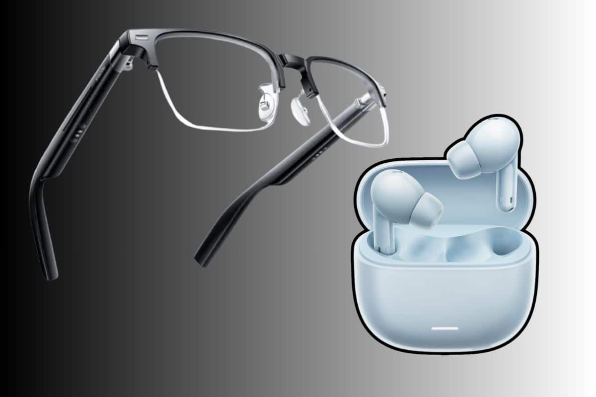 Lunettes noires et écouteurs blancs sur fond gris.