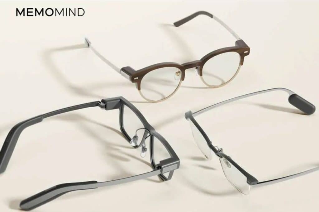 Trois paires de lunettes modernes, MEMOMIND.