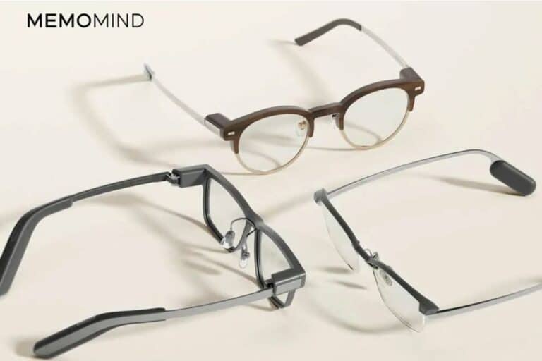 Trois paires de lunettes modernes, MEMOMIND.