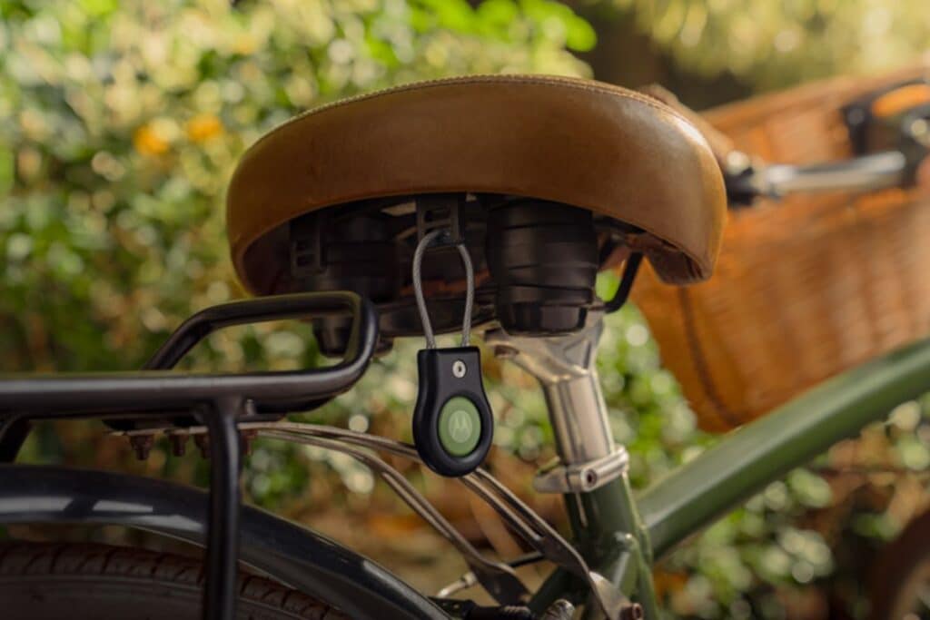 Antivol fixé sous selle de vélo