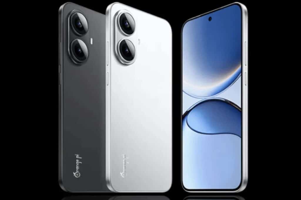 Trois smartphones modernes, couleurs noir et blanc.