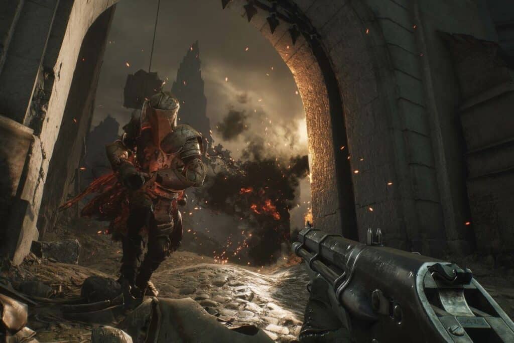 Chevalier attaquant sous un arc, explosions en arrière.