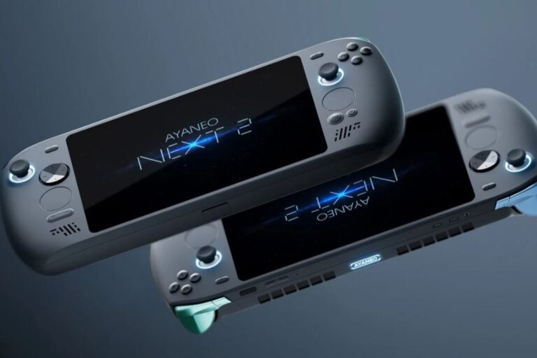 Deux consoles de jeu Ayaneo Next 2 grises.