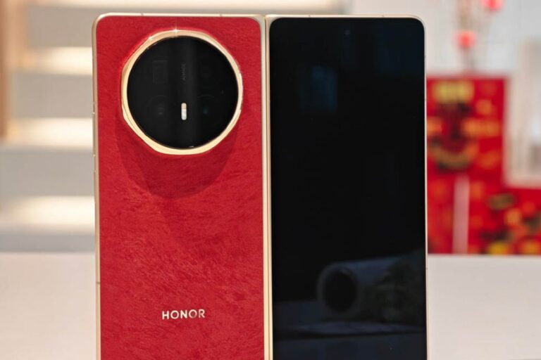 Honor frappe fort au MWC 2026 avec le Magic V6 pliable et un robot-phone qui s’anime