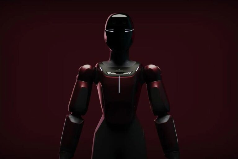 Robot humanoïde futuriste sur fond sombre