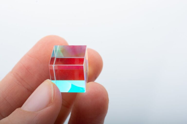 10 000 ans de stockage sur du verre : Microsoft invente le coffre-fort numérique qui défie le temps !