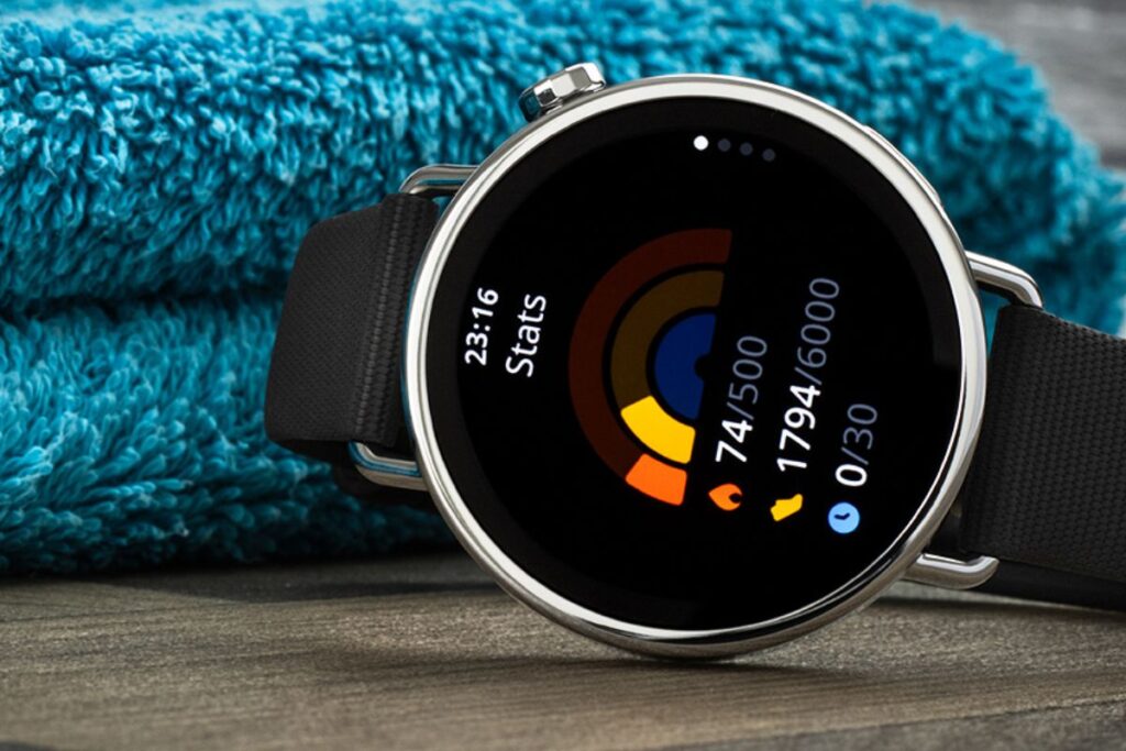 Montre intelligente avec graphiques de fitness.